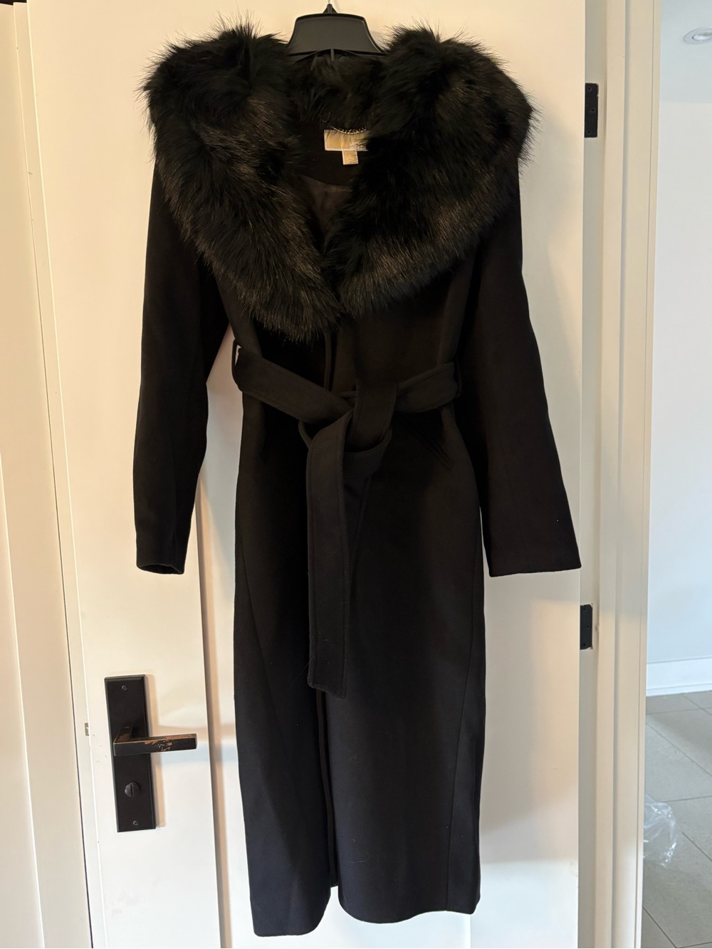 MICHAEL Michael Kors Black Long Trench Coat with Faux Fur Collar - Picture 3 of 6